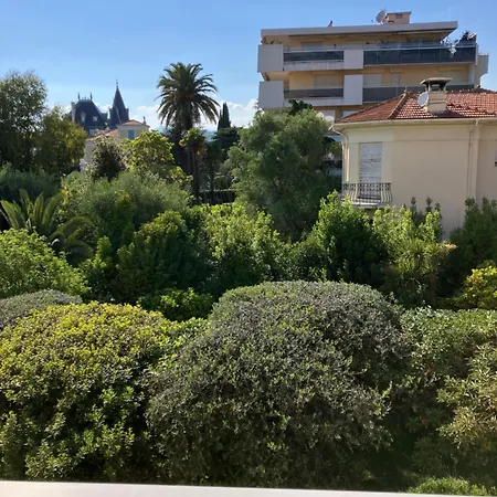 Πανσιόν De Charme